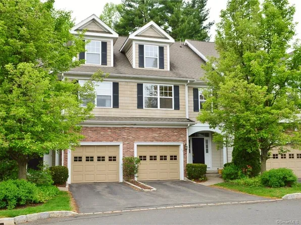 94 Goodwin Cir, Hartford, CT 06105