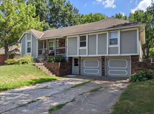 1021 SE 3rd Ter, Lees Summit, MO 64063