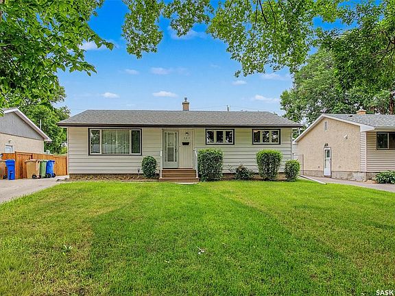 2nd image of 140 Mcdougall CRESCENT