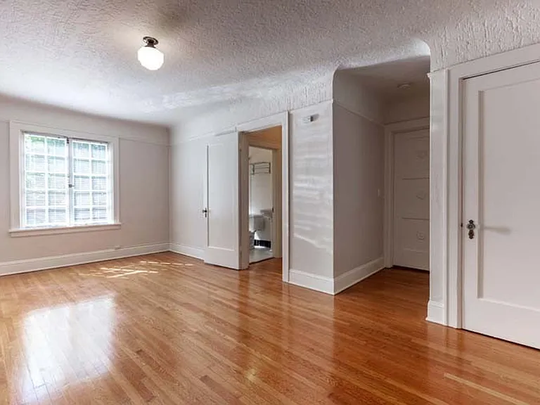 708 NW 20th Ave — Photo 3