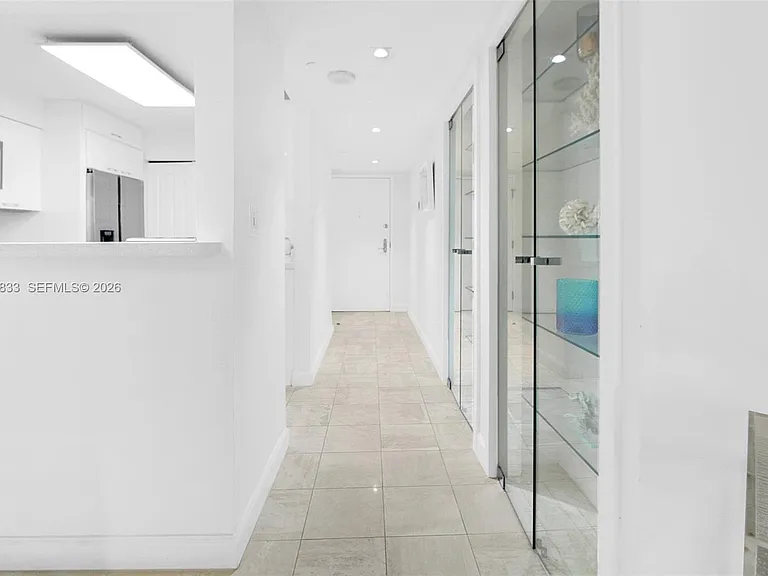 5757 Collins Ave #1003 — Photo 31