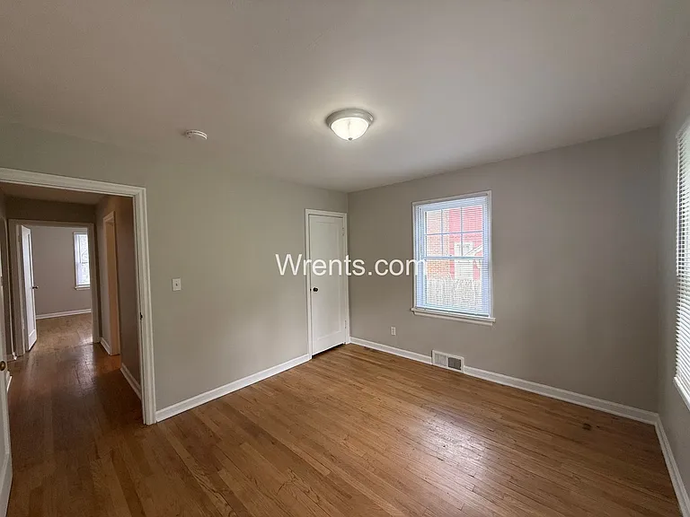 1104 E 14th Ave — Photo 8
