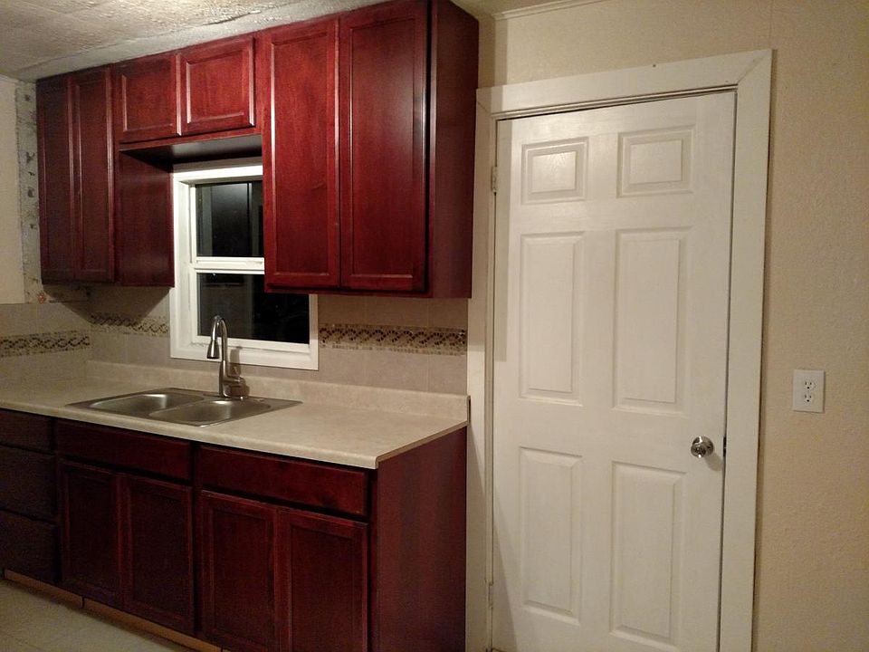 1st image of 3018 E North St