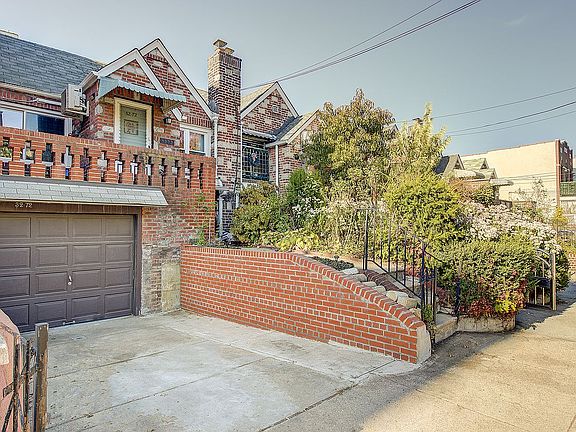 2nd image of 3272 43rd St