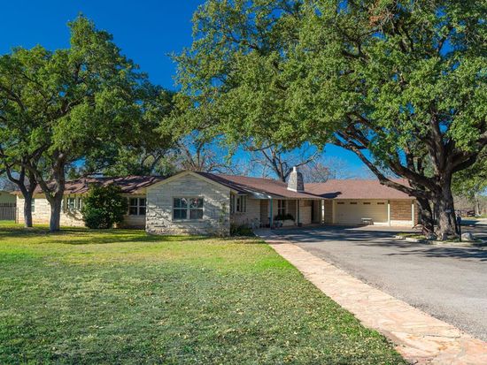 929 Black St Uvalde Tx 78801 Zillow