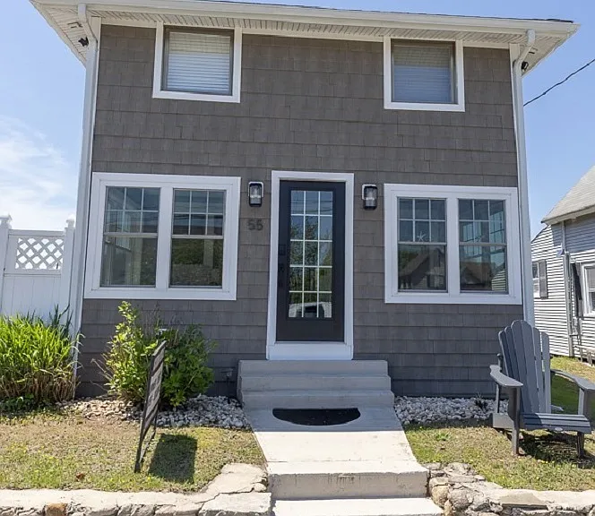 55 Swan Ave — Photo 2