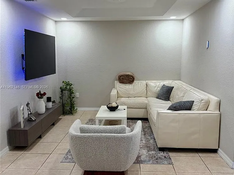 16811 NW 14th Ave #16811 — Photo 3