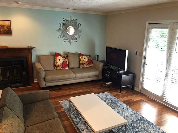 2nd image of 3229 Coachmans Way