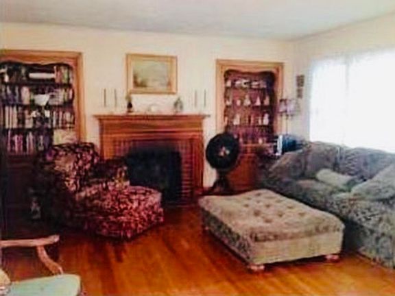 2nd image of 380 Virginia Dr