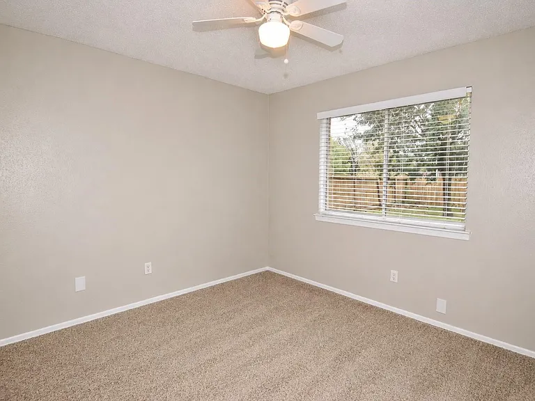 14203 Long River Ct — Photo 8