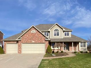 3376 Woodridge Dr, Flushing, MI 48433