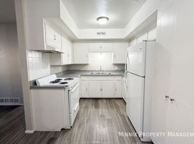 2010 Avenue S