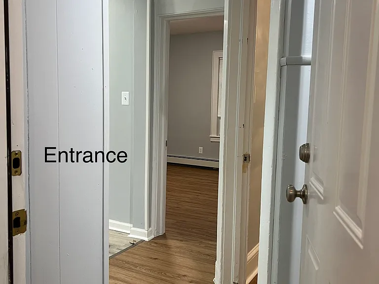 1860 Woodbridge Ave — Photo 2
