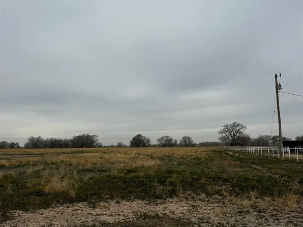 Farris Pl, Roswell, NM 88203