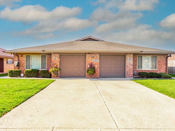Parkview Estates, 1005A Parkwood Dr, Joliet, IL 60432