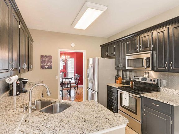 5th image of 7951 Hamilton Mill Dr