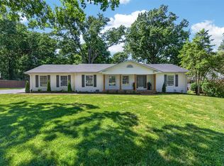 2127 Sycamore Dr, Bowling Green, KY 42104