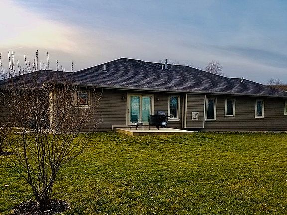 4th image of 1402 Westfield Dr
