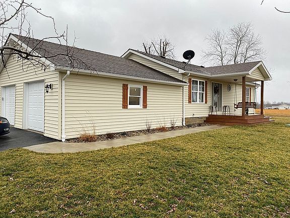 3rd image of 7812 S Parkhill Dr