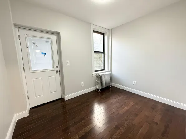 2075 East 16th Street image 3 of 7