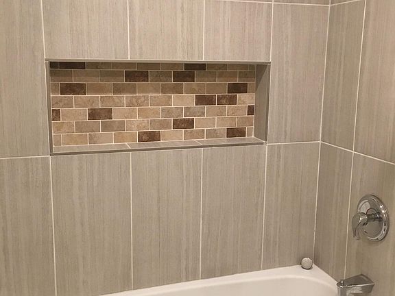 3rd image of 4114 Swift Ave APT 2