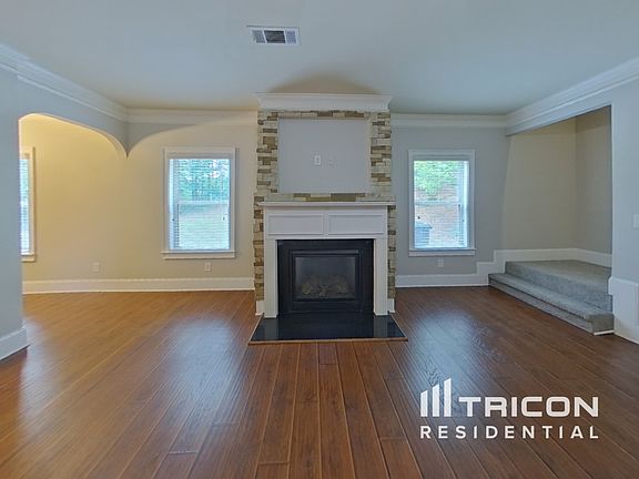 2nd image of 180 Napa Dr