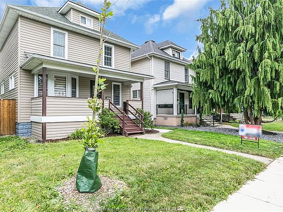 2nd image of 1457 Dougall Ave