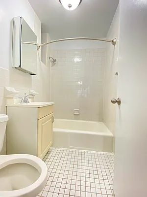 Rented by Bond New York | media 11