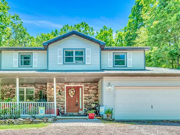 215 Snow Valley Dr, Drums, PA 18222