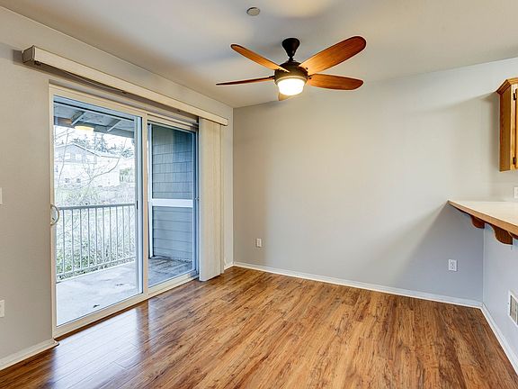 4th image of 1691 SW Mulberry Place F301