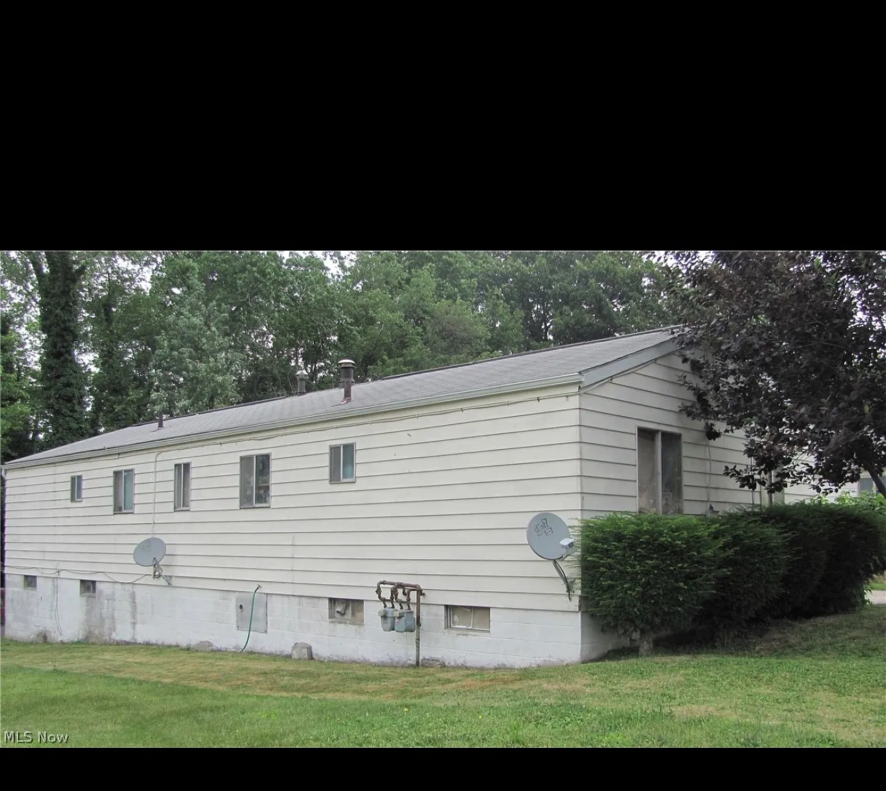 2 bed, $895 — Photo 1