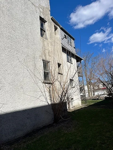 Building Photo 3