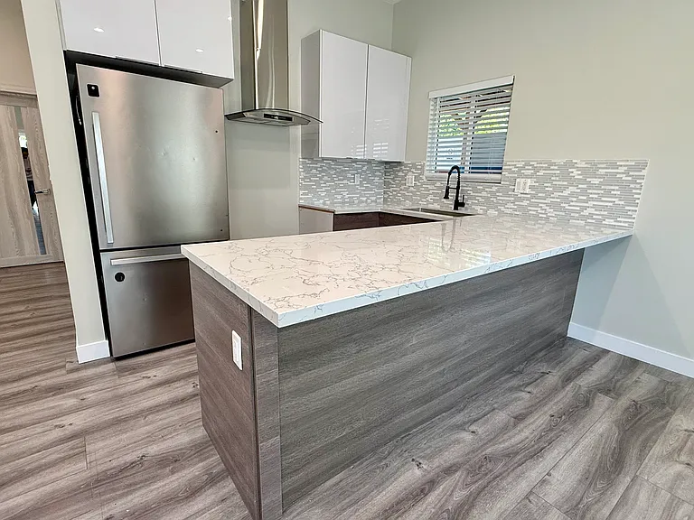 2428 N Lincoln St #101 — Photo 5
