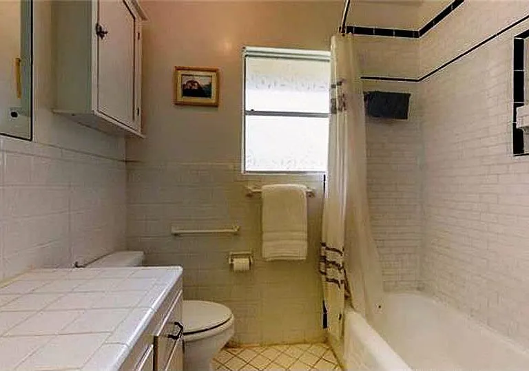 8206 Rockwood Ln — Photo 10