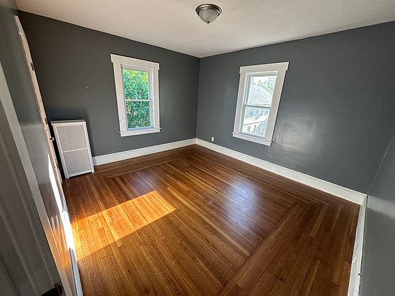 4th image of 30-32 Sydney Ave