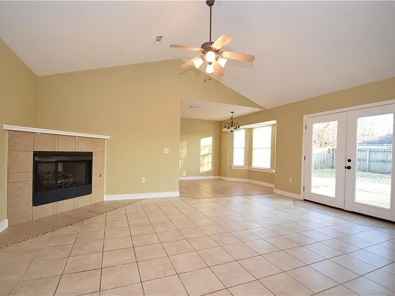 2305 S Choctaw St — Photo 4