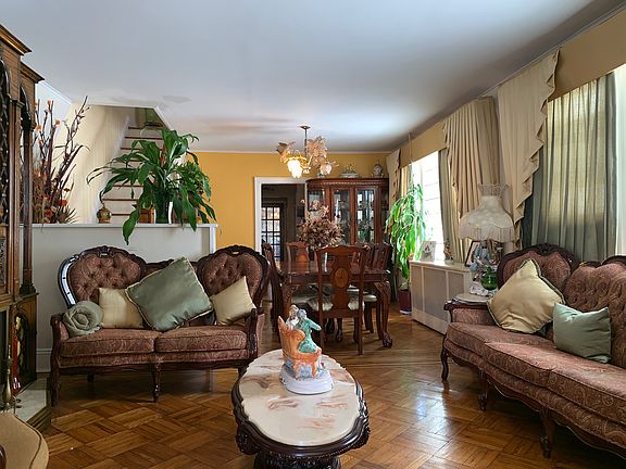 3rd image of 8844 199th St