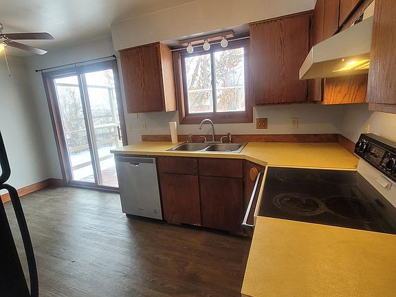 5th image of 3876 Edelweiss St