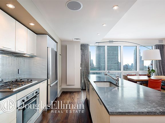 3rd image of 350 W 42nd St APT 42G