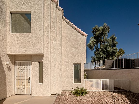 4th image of 420 S Acoma Blvd #22