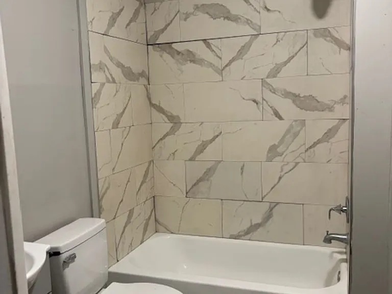 608 N Lasalle St — Photo 10