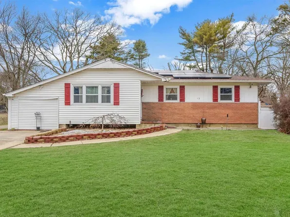 13 Myrtle Avenue, Brentwood, NY 11717