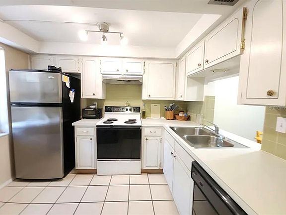 5th image of 4240 Sheldon Pl #4240