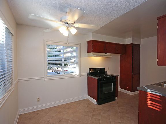 5th image of 264 Alpine St APT 1