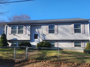 16 Clark St, Clinton, MA 01510