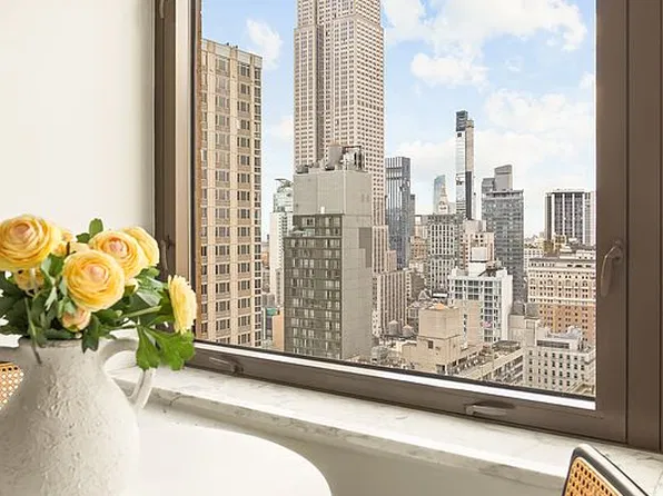 100 W 39th St APT 38I, New York, NY 10018