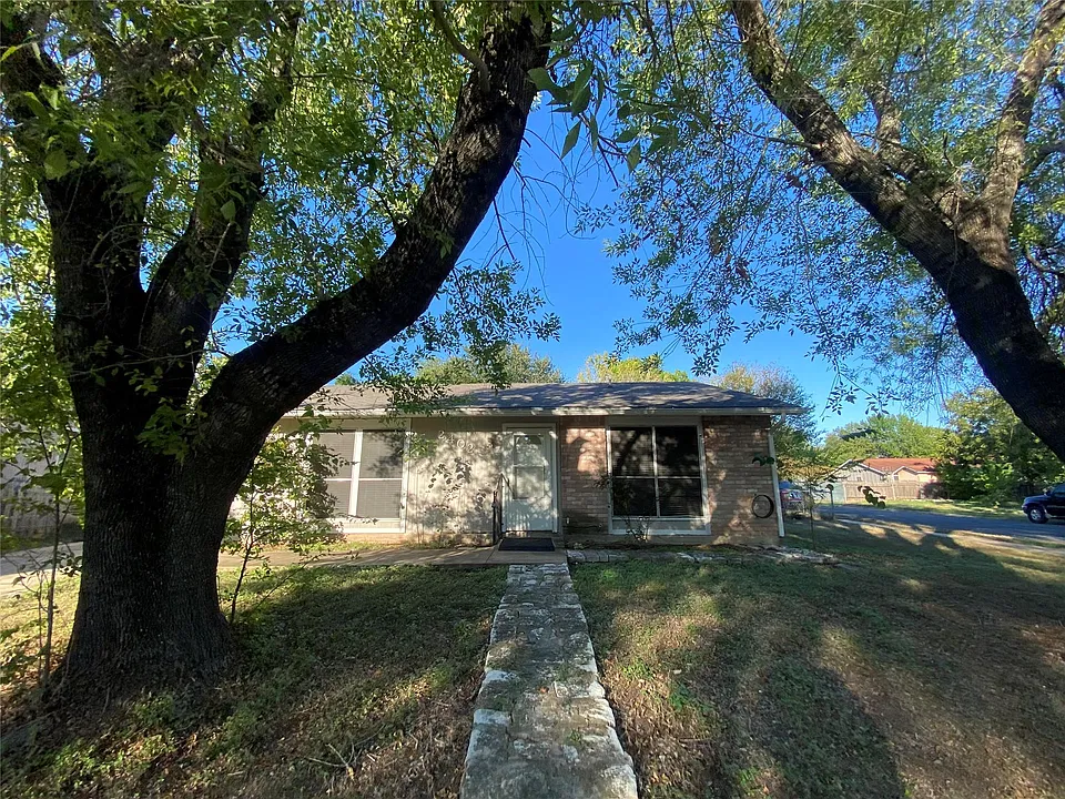 2402 Dove Springs Dr