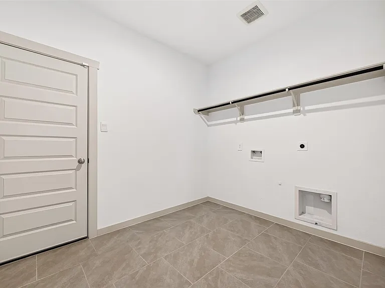 1107 Lakes Edge Ln — Photo 40