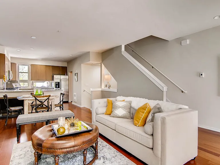 15209 NE 81st Way #105 — Photo 3