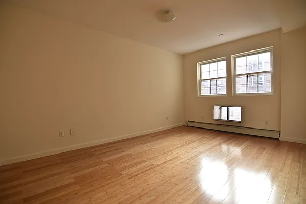 Rented by Clove Realty LLC | media 12